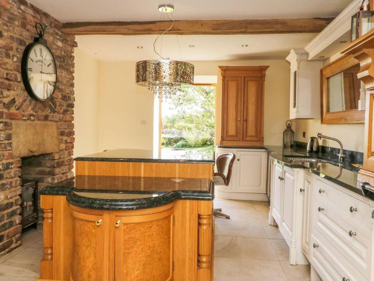 Meagill Farmhouse Hot Tub Bbq Hut Villa Otley  Eksteriør billede